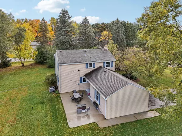 Cedarburg, WI 53012,10606 Robinwood COURT