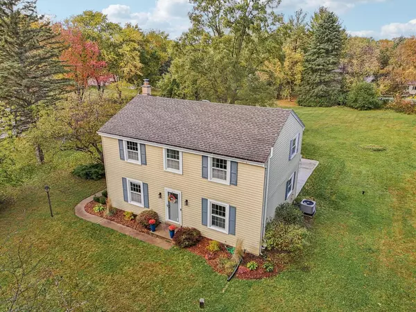 Cedarburg, WI 53012,10606 Robinwood COURT