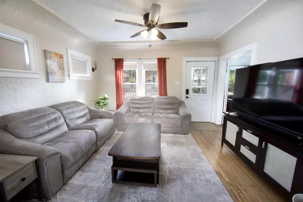 Milwaukee, WI 53207,122 E Norwich STREET