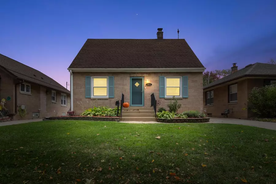 2472 S 95th STREET, West Allis, WI 53227