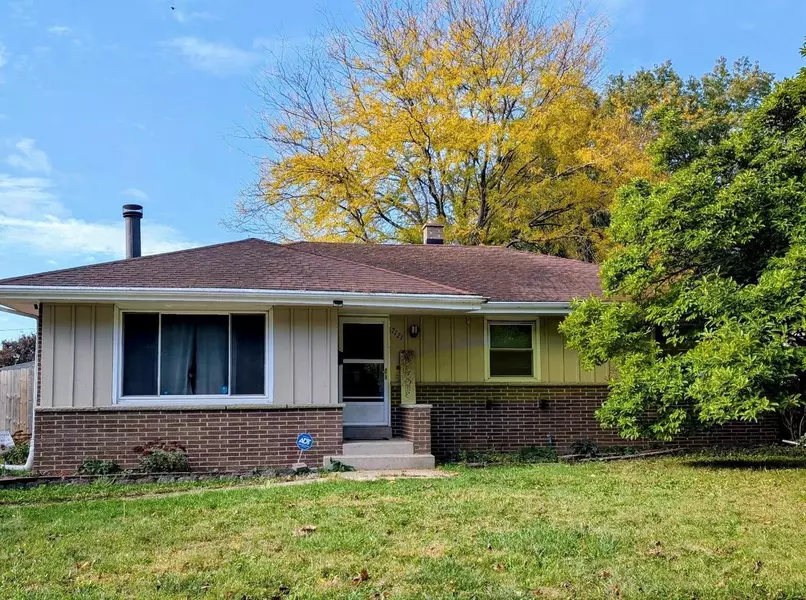 7121 W Cody CIRCLE, Milwaukee, WI 53223
