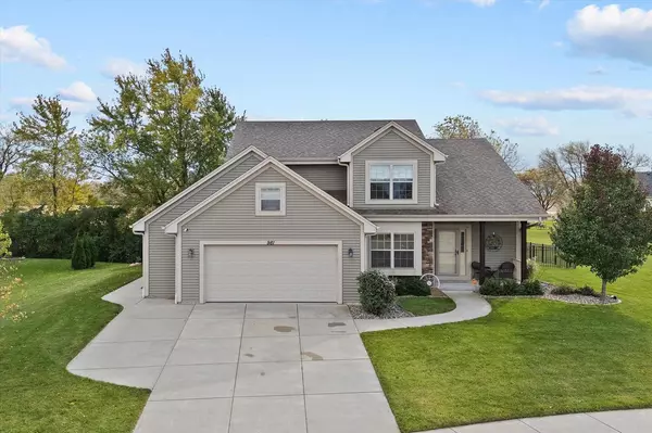 981 Log Cabin LANE, Belgium, WI 53004