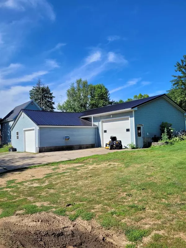 Mineral Point, WI 53565,403 7th St