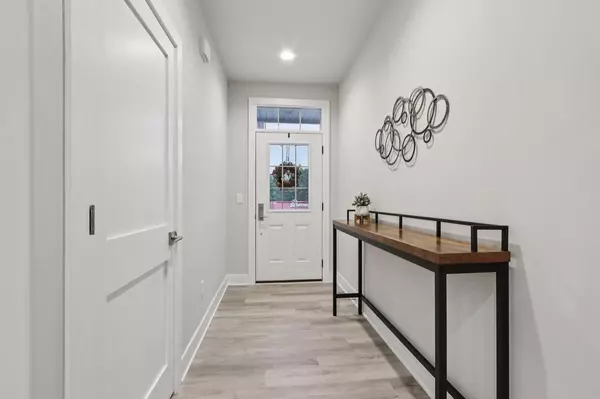 Burlington, WI 53105,405 Falcon DRIVE #12