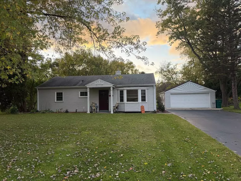 W162N9761 Mayflower DRIVE, Germantown, WI 53022