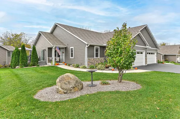 317 Trailview CROSSING #15, Waterford, WI 53185