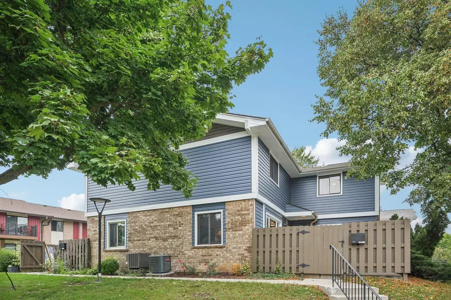 N76W14595 North Point COURT, Menomonee Falls, WI 53051