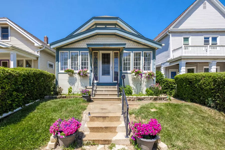 6508 W Mitchell STREET, West Allis, WI 53214