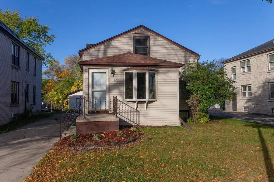 823 S 87th STREET, West Allis, WI 53214