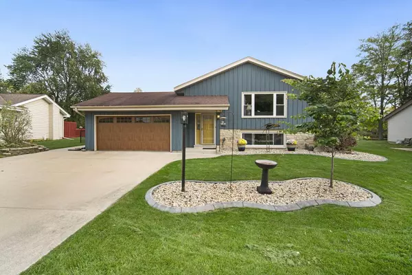 S73W16773 Briargate LANE, Muskego, WI 53150