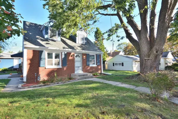 5010 W Euclid AVENUE, Milwaukee, WI 53219