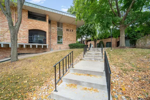 4117 W Rivers Edge CIRCLE #1, Brown Deer, WI 53209