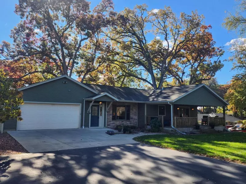 2408 S Teut ROAD, Burlington, WI 53105