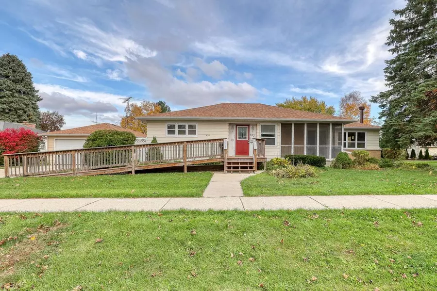 613 N Washington STREET, Elkhorn, WI 53121