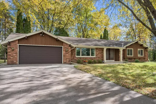 Mequon, WI 53092,11118 N Pebble LANE
