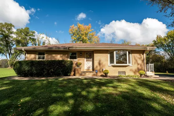 18450 W College AVENUE, New Berlin, WI 53146