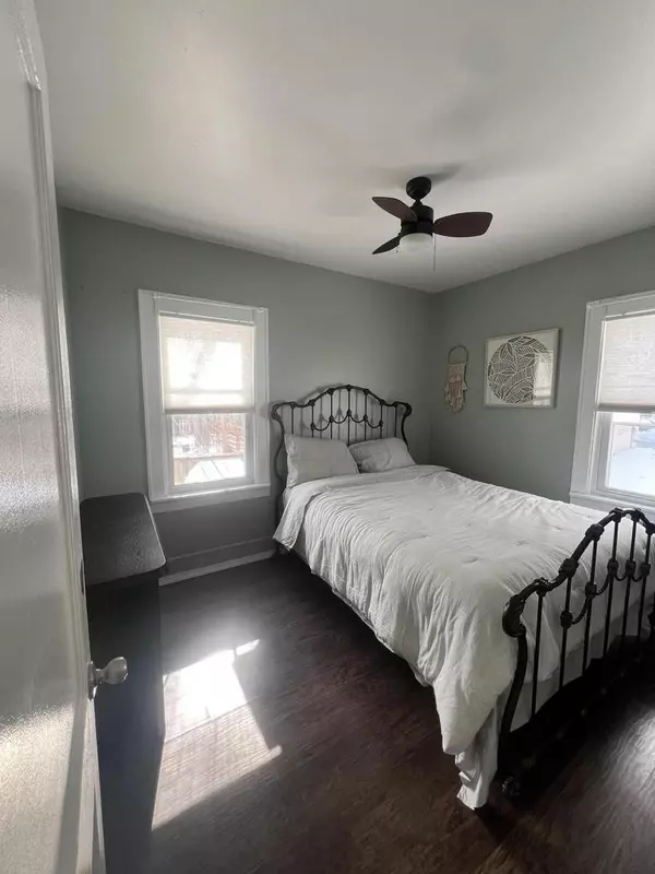 Milwaukee, WI 53222,7715 W Center STREET