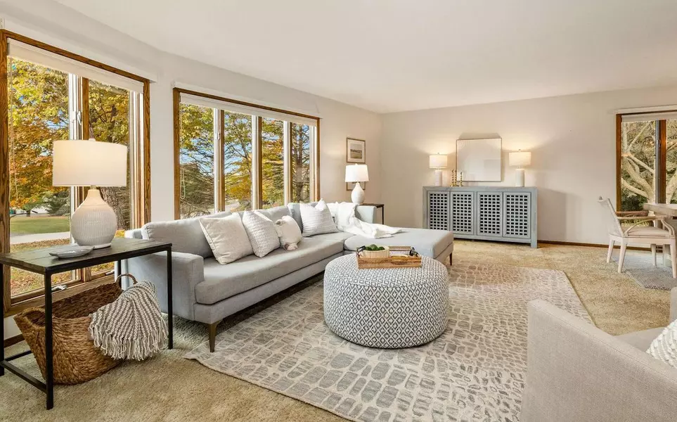 1640 Skyline DRIVE, Cedarburg, WI 53012