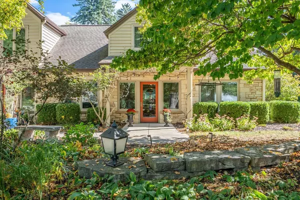 Mequon, WI 53092,11516 N Spring AVENUE