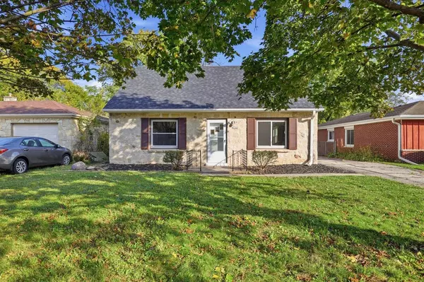 5506 N 26th STREET, Glendale, WI 53209