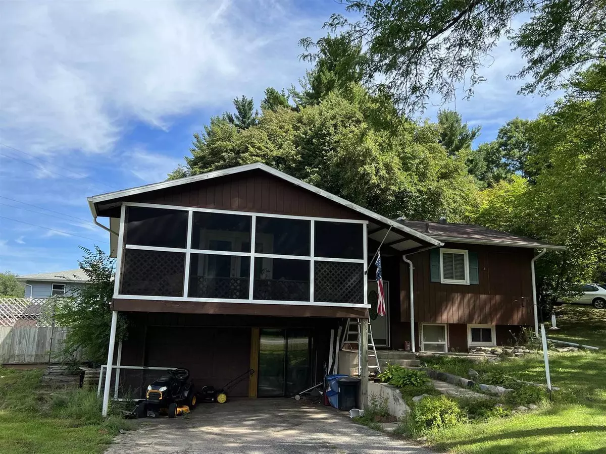 Baraboo, WI 53913,E11018 Terrytown Rd