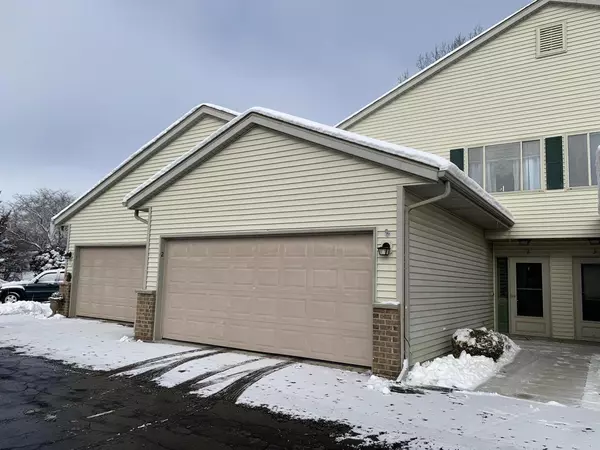 976 ROSELAND DRIVE #2, Kewaskum, WI 53040