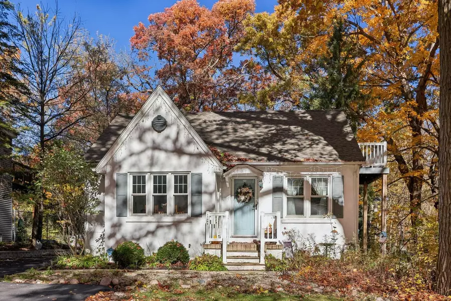 13008 W Meadow LANE, New Berlin, WI 53151