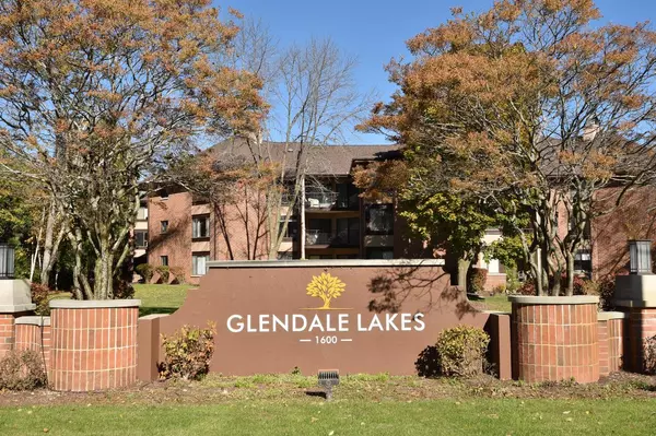 1600 W Green Tree ROAD #233, Glendale, WI 53209