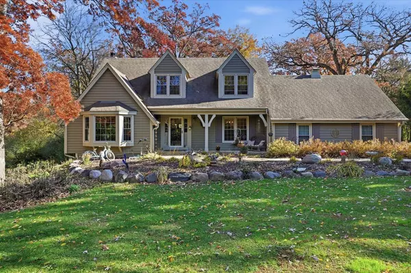 1010 S Wayfare TRAIL, Summit, WI 53066