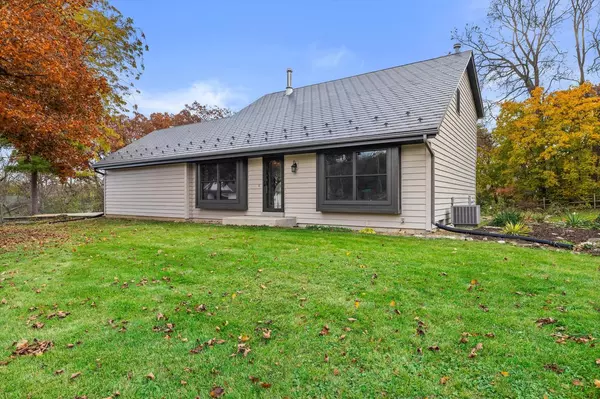 31037 Grand DRIVE, Waterford, WI 53185