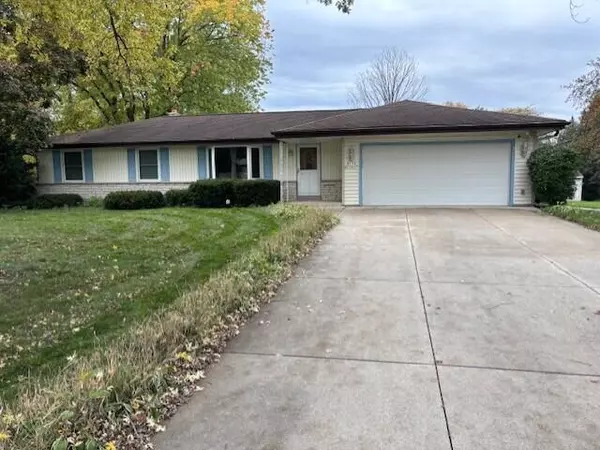 W154N10077 Moonlite DRIVE, Germantown, WI 53022