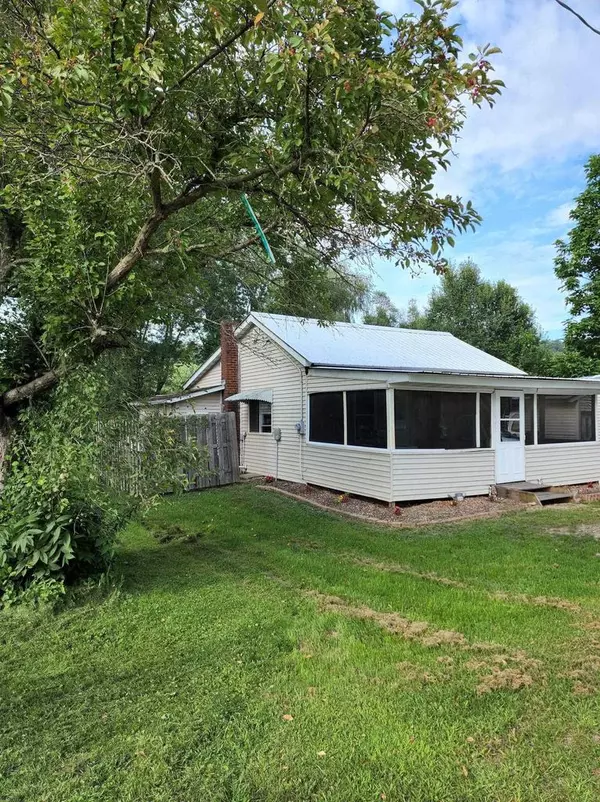 11964 Excelsior RD, Blue River, WI 53518