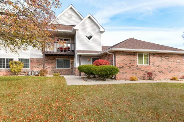 Oak Creek, WI 53154,170 W Aspen COURT #3