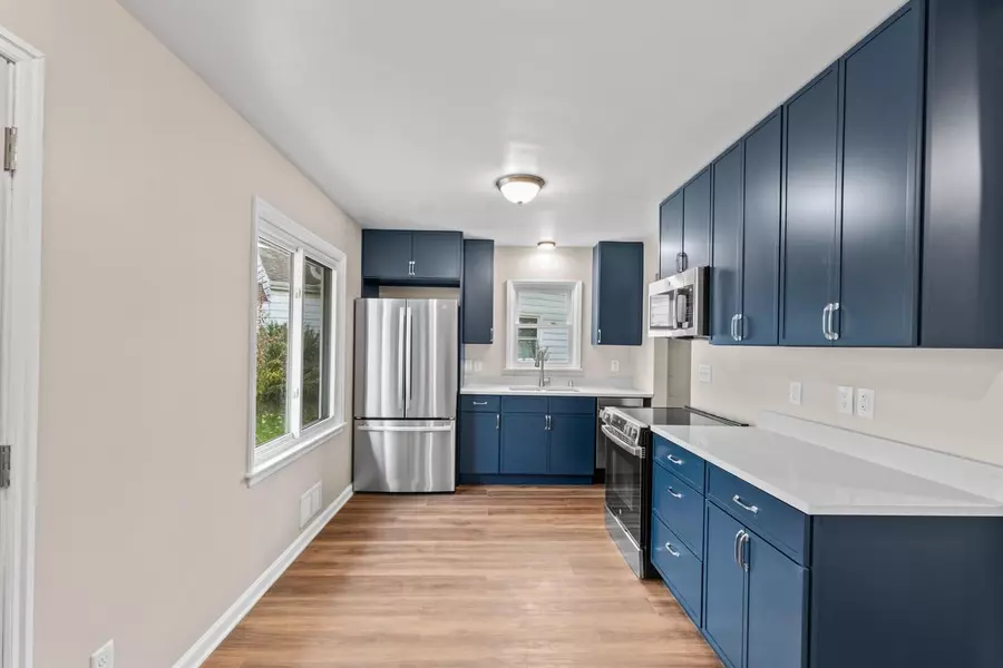 841 N 54th STREET, Milwaukee, WI 53208