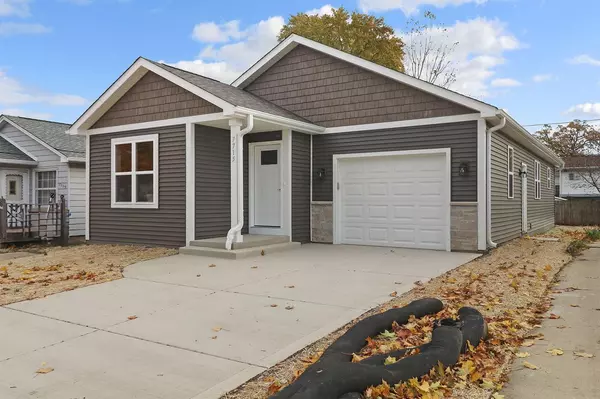 Kenosha, WI 53142,7715 Pershing BOULEVARD