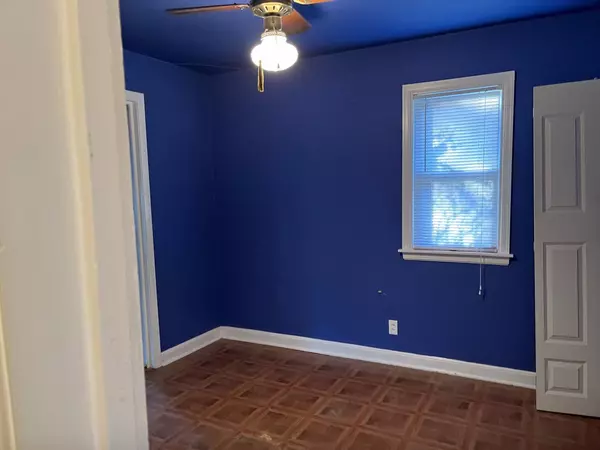 1425 E Van Beck AVENUE, Milwaukee, WI 53207