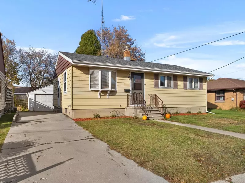 2608 Jackson STREET, Two Rivers, WI 54241