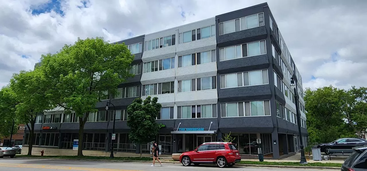 3575 N Oakland AVENUE #Unit B, Shorewood, WI 53211