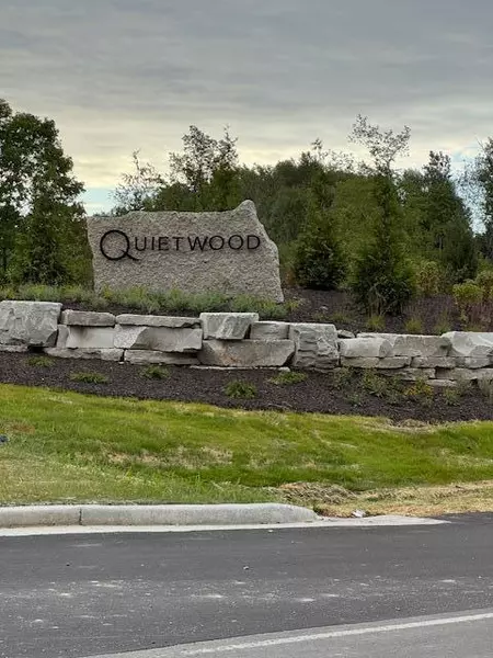 N51W18979 QUIETWOOD DRIVE #Lot #14, Menomonee Falls, WI 53051