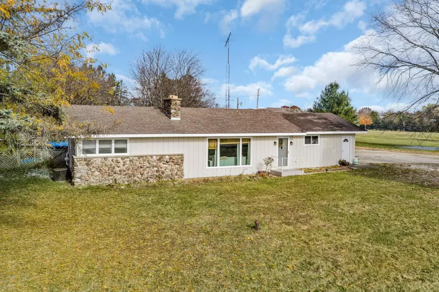 40522 Bloomfield ROAD, Genoa City, WI 53128