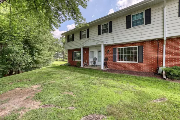 18570 Kamala COURT, Brookfield, WI 53045