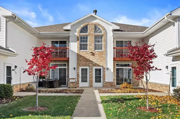 6190 S Creekside DRIVE #3, Cudahy, WI 53110