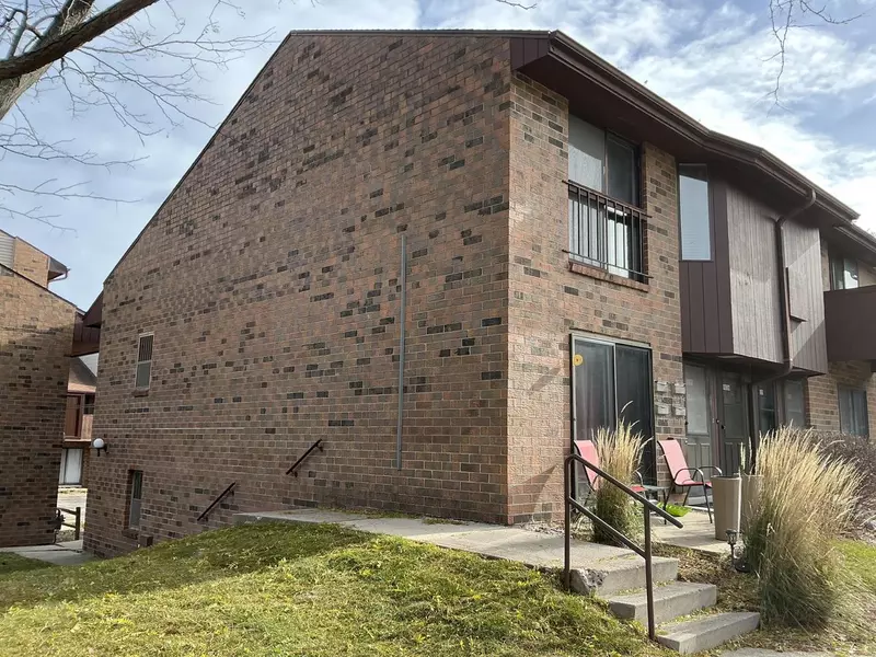 9026 N Park Plaza COURT, Brown Deer, WI 53223