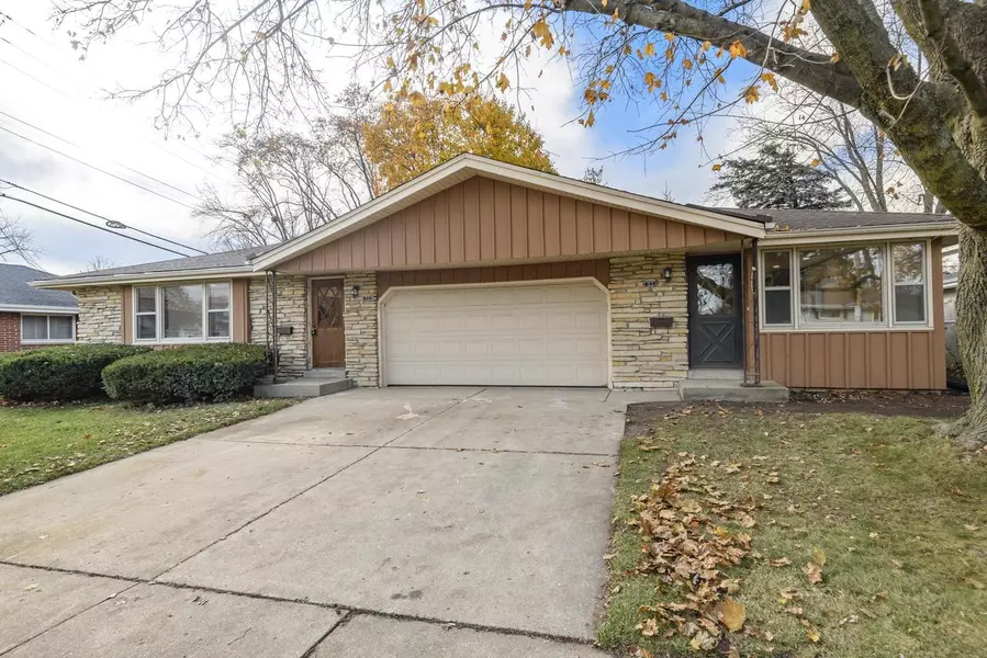 1522 Pewaukee ROAD #1524, Waukesha, WI 53188