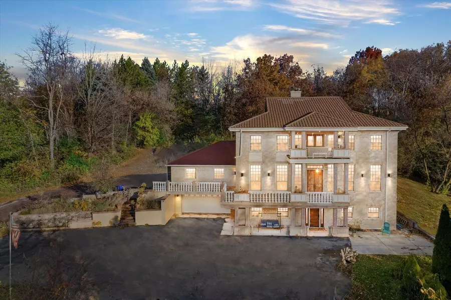 N44W25902 Lindsay ROAD, Pewaukee, WI 53072