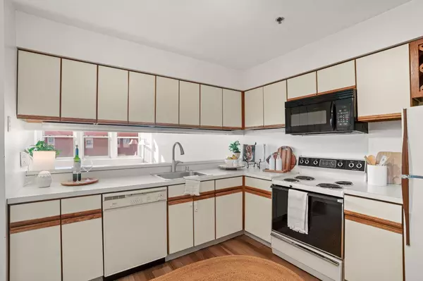 234 N Broadway #608, Milwaukee, WI 53202