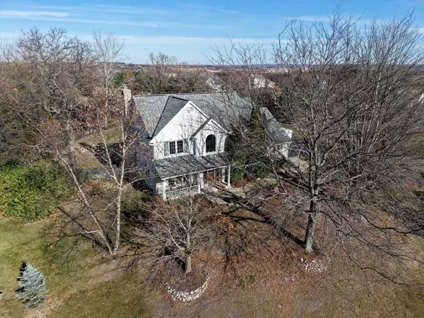 S78W29842 Crossgate DRIVE, Mukwonago, WI 53149