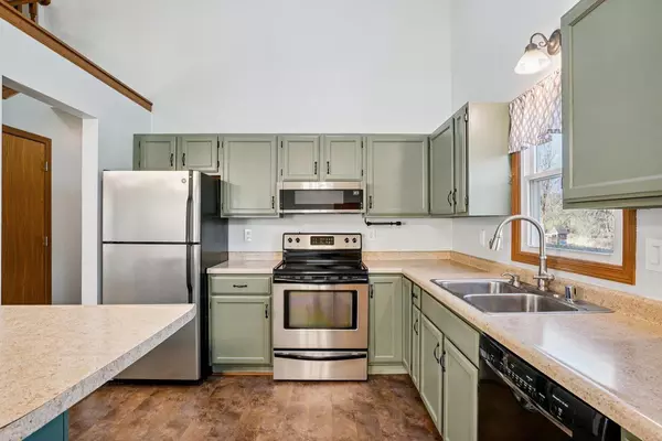 Hartford, WI 53027,1614 Briarwood LANE