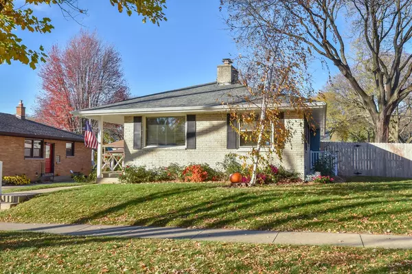 West Allis, WI 53227,9602 W Arthur AVENUE