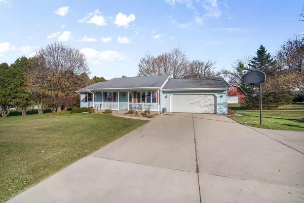7526 North Point COURT, Kewaskum, WI 53040